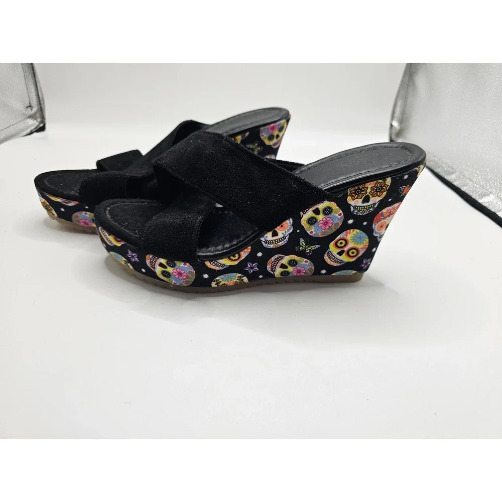 Unbranded sugar skull